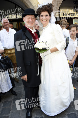 Künstlerfest 'Vorstadthochzeit anno 1905' in München