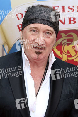 Gala-Premiere des Circus Roncalli in Hamburg