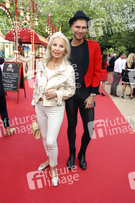 Gala-Premiere des Circus Roncalli in Hamburg