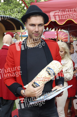 Gala-Premiere des Circus Roncalli in Hamburg