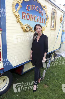 Gala-Premiere des Circus Roncalli in Hamburg