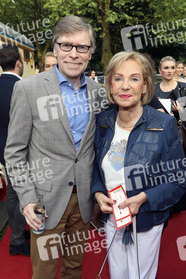 Gala-Premiere des Circus Roncalli in Hamburg