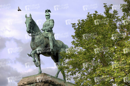 Symbolfoto Reiterstandbild von Kaiser Wilhelm II.