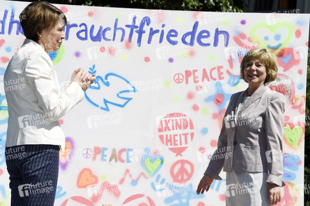 Übergabe des Ehrenamtes an die neue UNICEF-Schirmherrin in Berlin