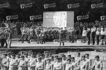 Verabschiedung der russischen Streitkräfte aus Deutschland in Berlin