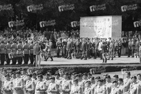 Verabschiedung der russischen Streitkräfte aus Deutschland in Berlin