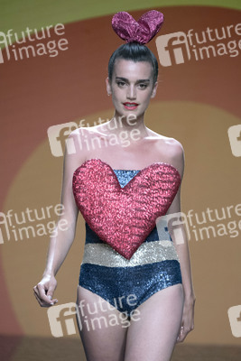 Agatha Ruiz de la Prada Fashion Show, Swimwear Fashion Week Moda Cálida 2017