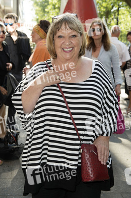Theaterpremiere von 'Bette & Joan' in Berlin