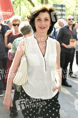 Theaterpremiere von 'Bette & Joan' in Berlin