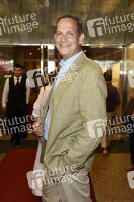 Theaterpremiere von 'Bette & Joan' in Berlin