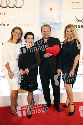 Charity-Gala 'Das kleine Herz im Zentrum' in Hamburg