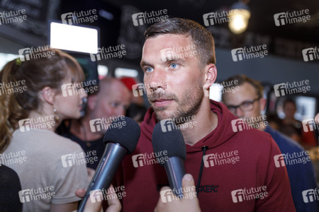 Eisdieleneröffnung von Lukas Podolski in Köln