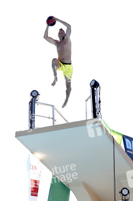 Wassersprung-Show 'Sprung meines Lebens' in Halle