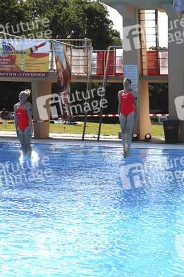 Wassersprung-Show 'Sprung meines Lebens' in Halle