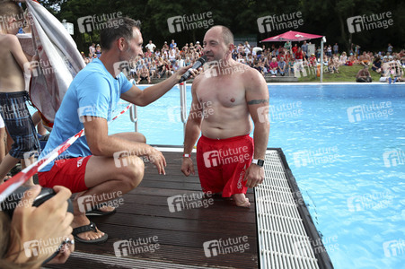 Wassersprung-Show 'Sprung meines Lebens' in Halle