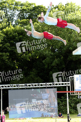 Wassersprung-Show 'Sprung meines Lebens' in Halle