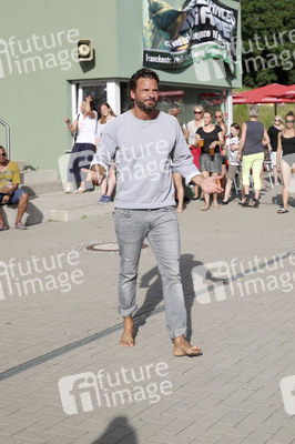 Wassersprung-Show 'Sprung meines Lebens' in Halle