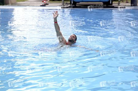 Wassersprung-Show 'Sprung meines Lebens' in Halle