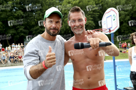 Wassersprung-Show 'Sprung meines Lebens' in Halle