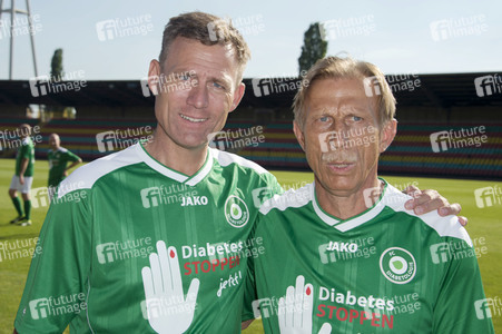 Fußballspiel FC Bundestag vs. FC Diabetologie in Berlin