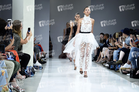 Irene Luft Fashion Show auf der Berlin Fashion Week Spring/Summer 2018