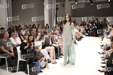 Marcel Ostertag Fashion Show auf der Mercedes-Benz Fashion Week Berlin Spring/Summer 2018