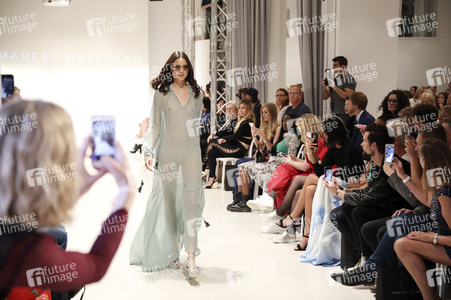 Marcel Ostertag Fashion Show auf der Mercedes-Benz Fashion Week Berlin Spring/Summer 2018