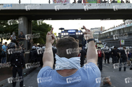 'G20 Welcome to Hell' Demo in Hamburg