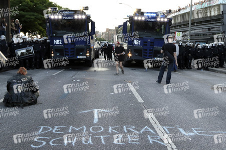 'G20 Welcome to Hell' Demo in Hamburg