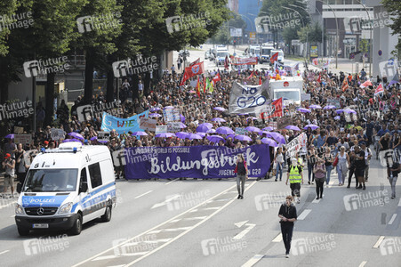 Demonstration 'Bildungsstreik - Jugend gegen G20' in Hamburg