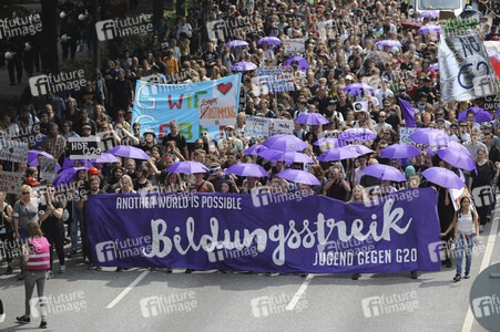 Demonstration 'Bildungsstreik - Jugend gegen G20' in Hamburg