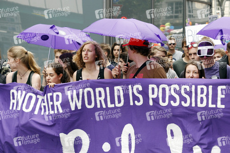 Demonstration 'Bildungsstreik - Jugend gegen G20' in Hamburg