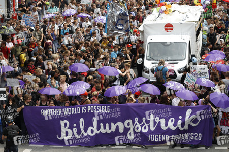 Demonstration 'Bildungsstreik - Jugend gegen G20' in Hamburg