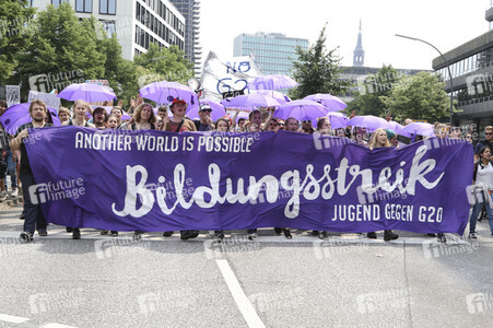 Demonstration 'Bildungsstreik - Jugend gegen G20' in Hamburg