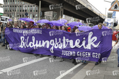 Demonstration 'Bildungsstreik - Jugend gegen G20' in Hamburg