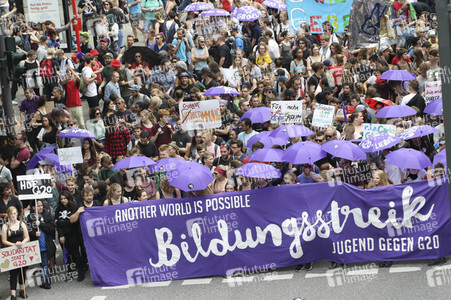 Demonstration 'Bildungsstreik - Jugend gegen G20' in Hamburg