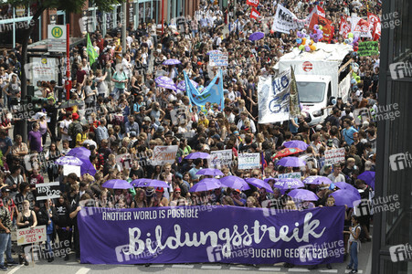 Demonstration 'Bildungsstreik - Jugend gegen G20' in Hamburg