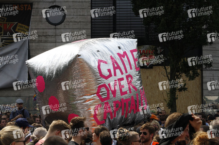'#BlockG20 – colour the red zone!' Demonstration in Hamburg