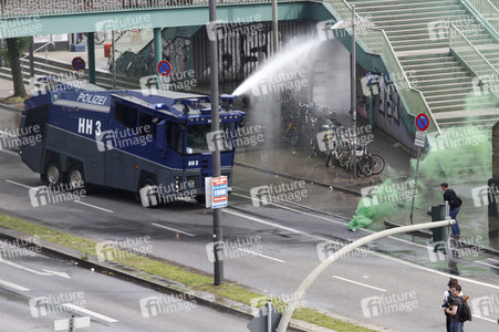 '#BlockG20 – colour the red zone!' Demonstration in Hamburg