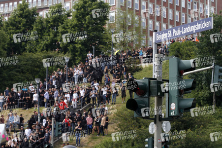 '#BlockG20 – colour the red zone!' Demonstration in Hamburg