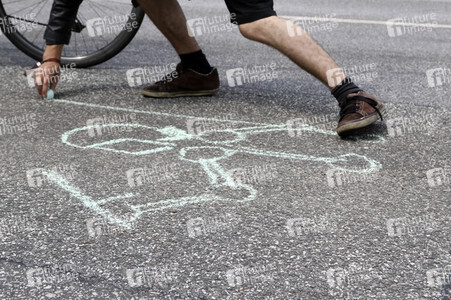 '#BlockG20 – colour the red zone!' Demonstration in Hamburg