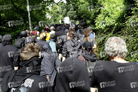 '#BlockG20 – colour the red zone!' Demonstration in Hamburg