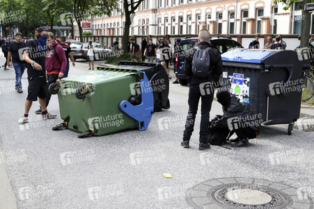 '#BlockG20 – colour the red zone!' Demonstration in Hamburg
