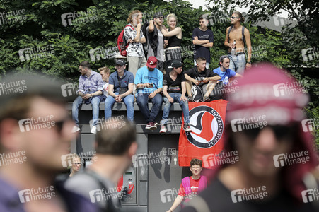 '#BlockG20 – colour the red zone!' Demonstration in Hamburg