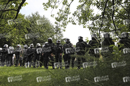 '#BlockG20 – colour the red zone!' Demonstration in Hamburg