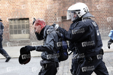 '#BlockG20 – colour the red zone!' Demonstration in Hamburg