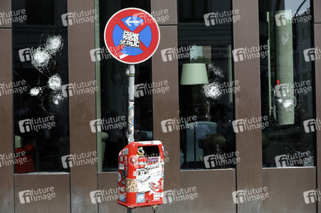'#BlockG20 – colour the red zone!' Demonstration in Hamburg