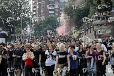 '#BlockG20 – colour the red zone!' Demonstration in Hamburg