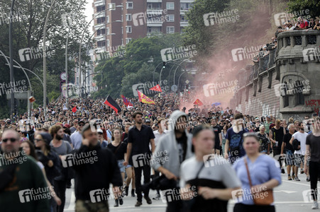 '#BlockG20 – colour the red zone!' Demonstration in Hamburg