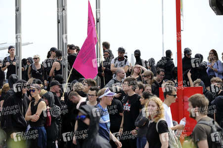 '#BlockG20 – colour the red zone!' Demonstration in Hamburg